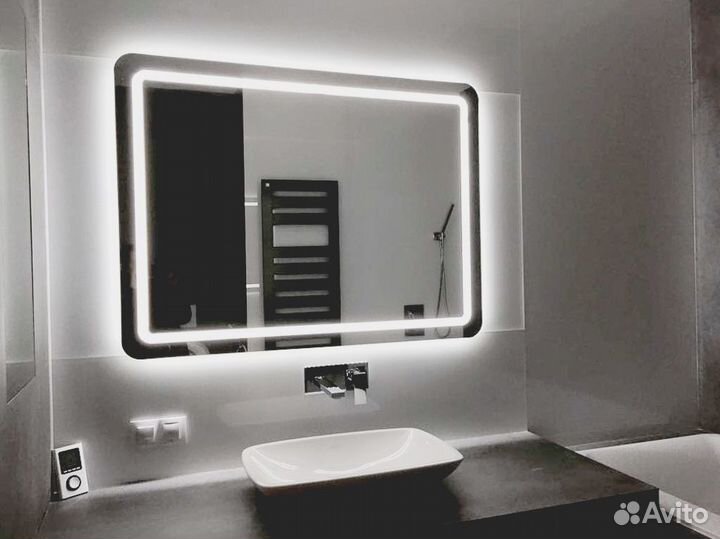 Зеркало в раме с подсветкой