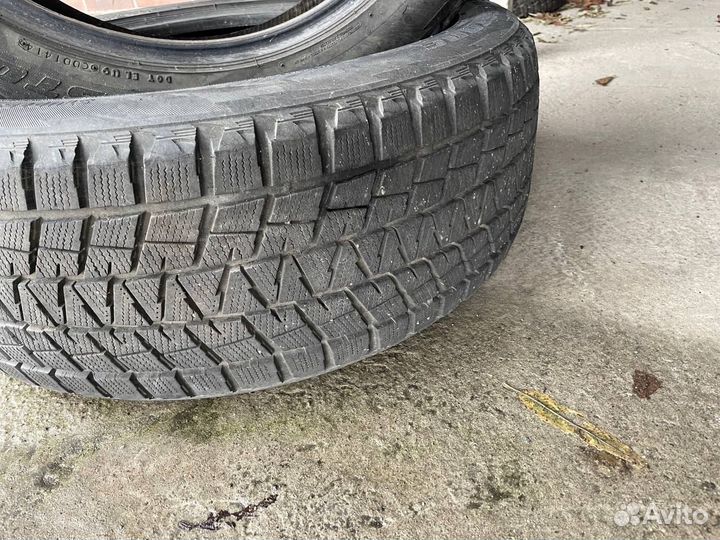 Bridgestone Blizzak DM-V1 285/45 R22