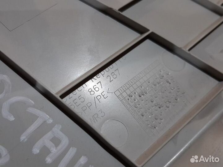 Обшивка стойки задняя левая Skoda Octavia A7