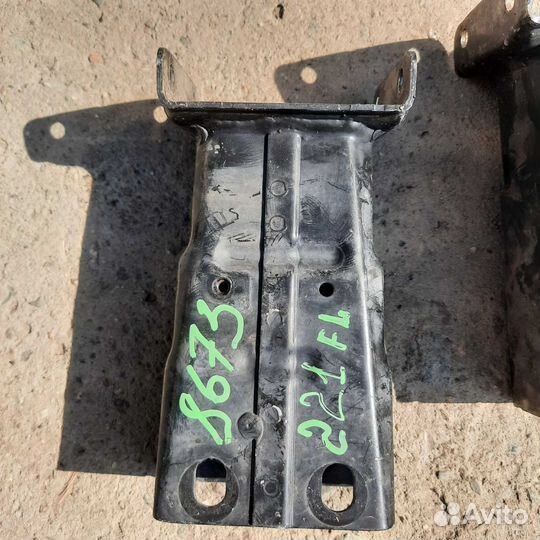 Мерседес 221 крепление усилителя бампера