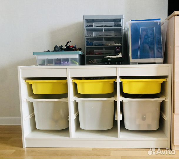 Стеллаж для игрушек