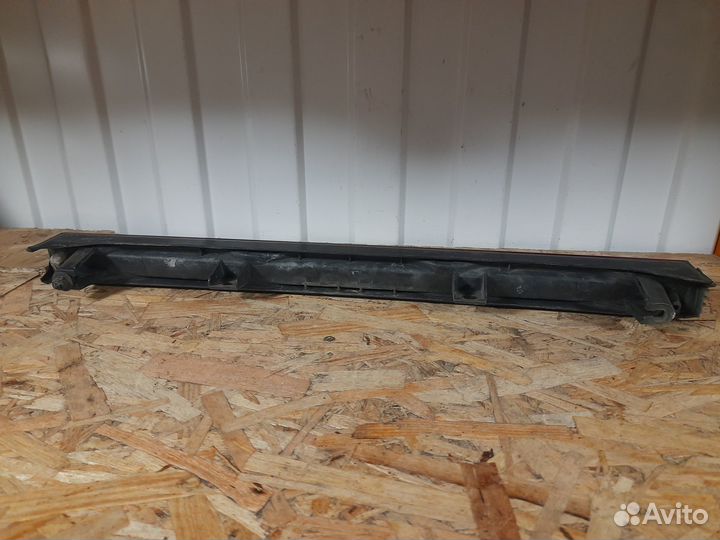 Ниссан Санни FB15 накладка на крышку багажника