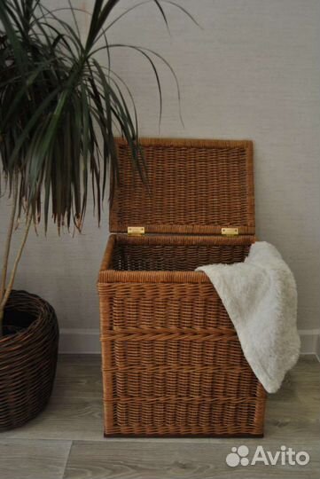 Корзина плетеная с крышкой