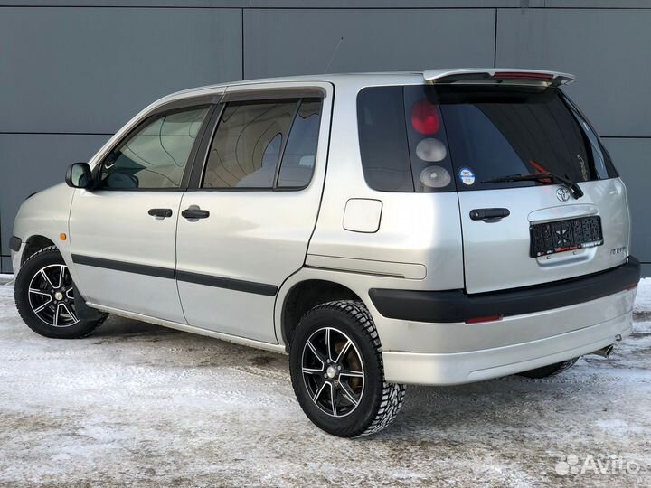 Toyota Raum 1.5 AT, 2000, 266 000 км