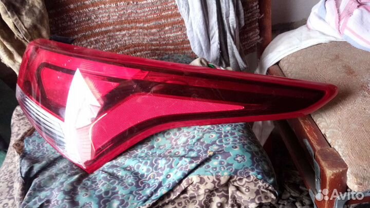 Hyundai solaris 2, задняя правая фара