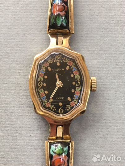 Часы женские Чайка СССР механические финифть