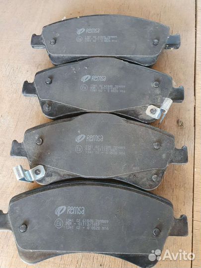 Тормозные колодки toyota avensis