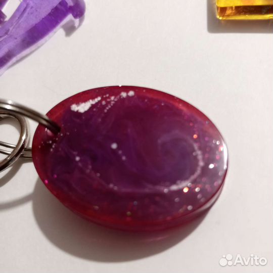 Брелок из эпоксидной смолы