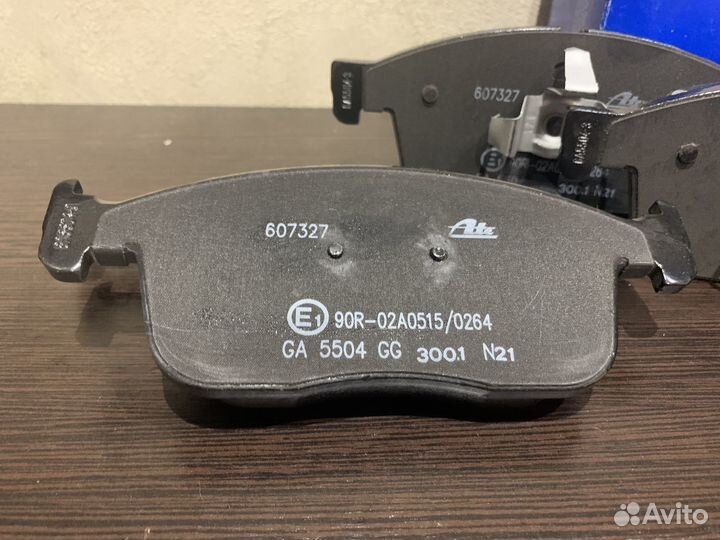 Колодки тормозные перед 324 мм XC60 Volvo 31445985