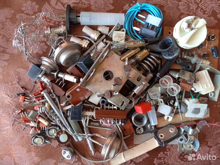 Конденсаторы разные и другое (см. описание)