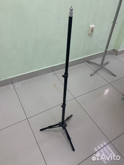 Штатив для света