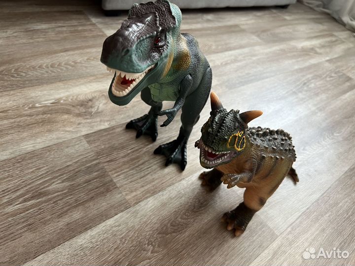 Динозавры игрушки