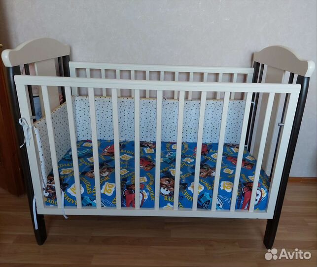 Детская кроватка без маятника