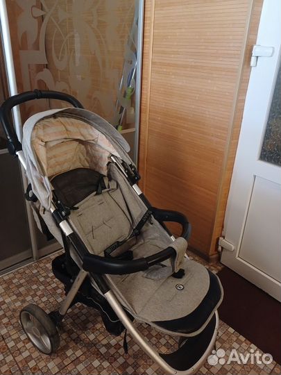 Прогулочная коляска