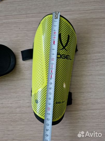 Футбольные щитки