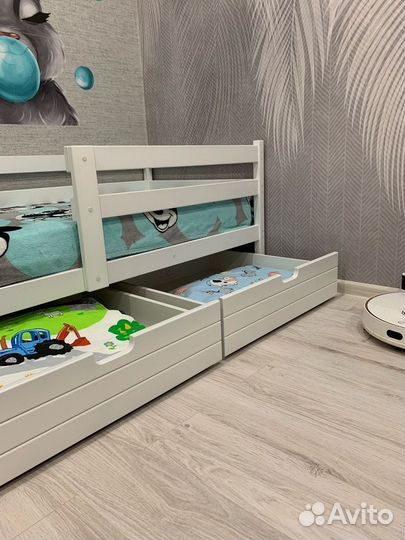 Детская кровать массив