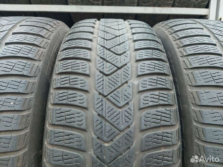 Pirelli Winter Sottozero 3 215/55 R17 94H
