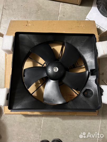 Вентилятор охлаждения левый Honda CR-V 3 2.4