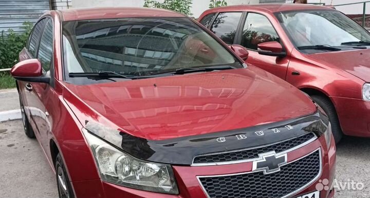 Дифлектор капота Chevrolet Cruze