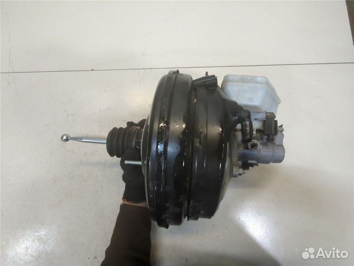 Цилиндр тормозной главный Volkswagen Touareg, 2011