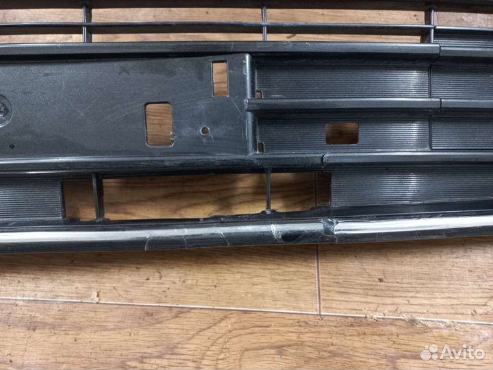 Решетка радиатора нижняя Toyota Camry 55