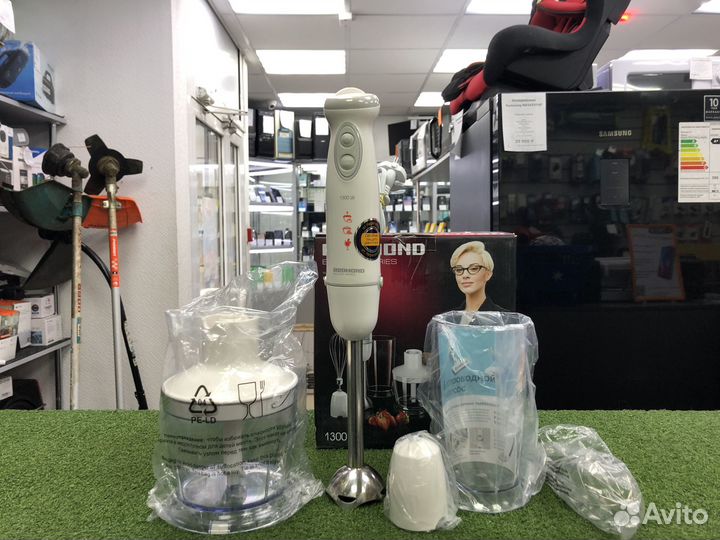 Погружной блендер redmond RHB-2945