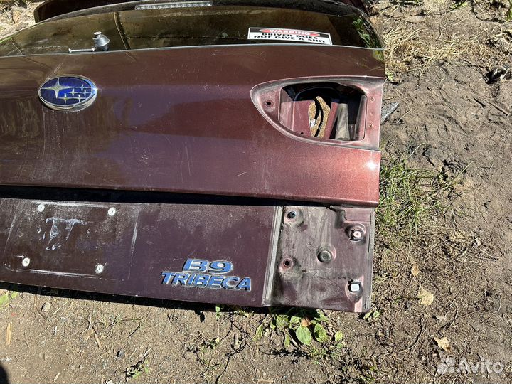 Subaru Tribeca B9 крышка багажника бордовая