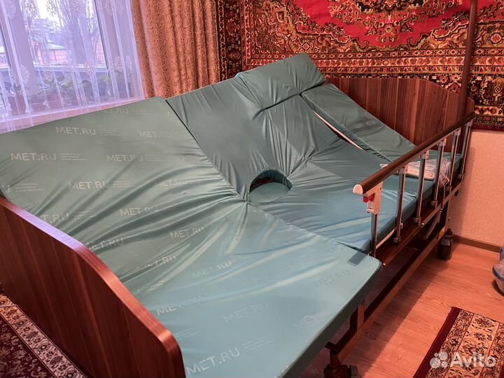 Медицинская кровать для лежачих больных