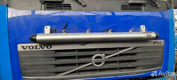 Дуга на капот Volvo FH