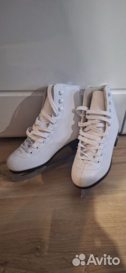 Коньки фигурные 36 размер