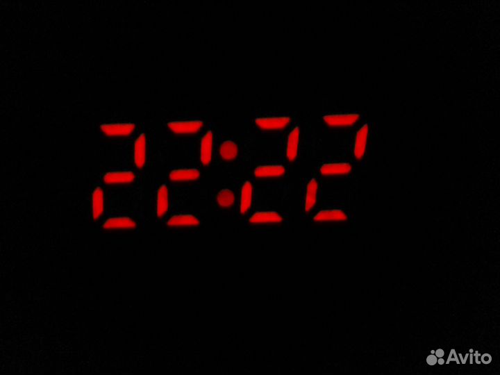 Радио часы будильник Vitek VT-3508 с проектором