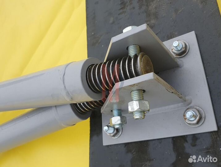 Винтовой подкос для опалубки