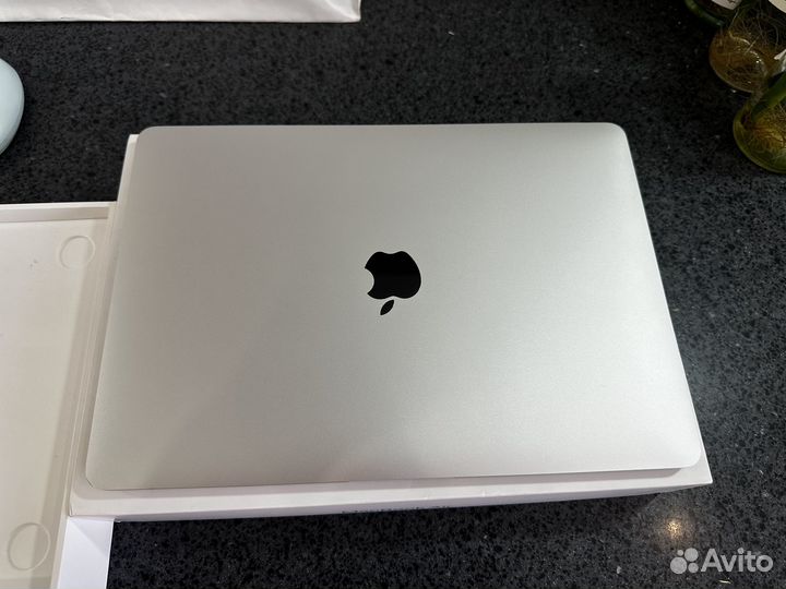 MacBook Air 13 2020 М1/8Gb/256SSD/Серебро/162ц