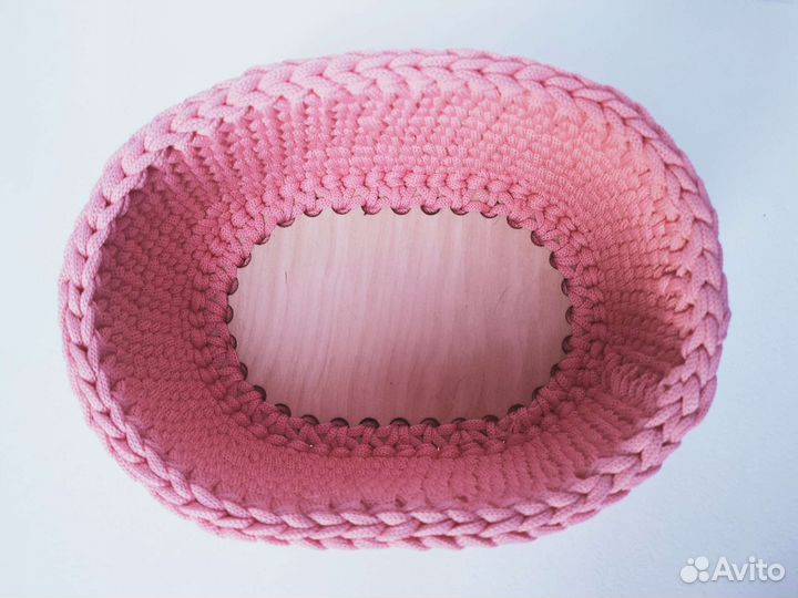 Корзина вязаная с деревянным дном для хранения