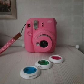 Пленочный фотоаппарат instax