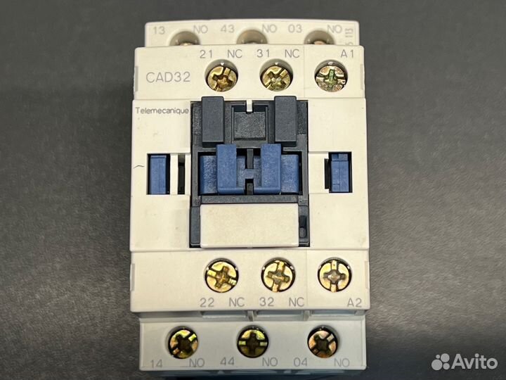 Telemecanique CAD32M7 Реле, новое без крышек 18 шт