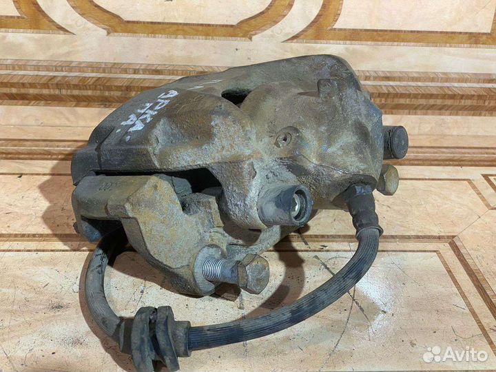 Передний левый суппорт Renault Arkana