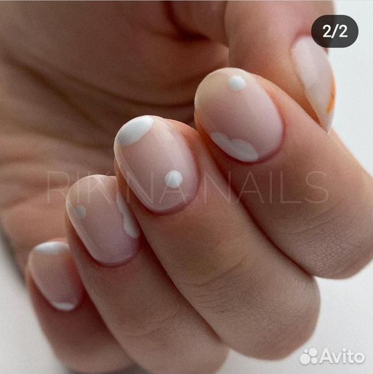 Модель на маникюр