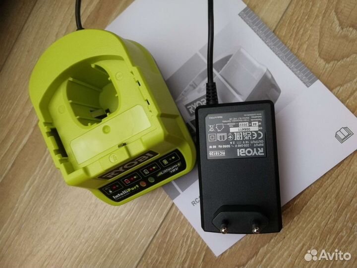 Зарядное устройство ONE+ Ryobi RC18120