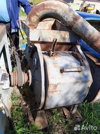 Зернодробилка, электродвигателя и насосы