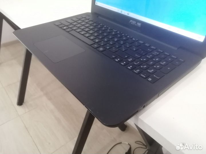 Производительный ноутбук Asus на SSD