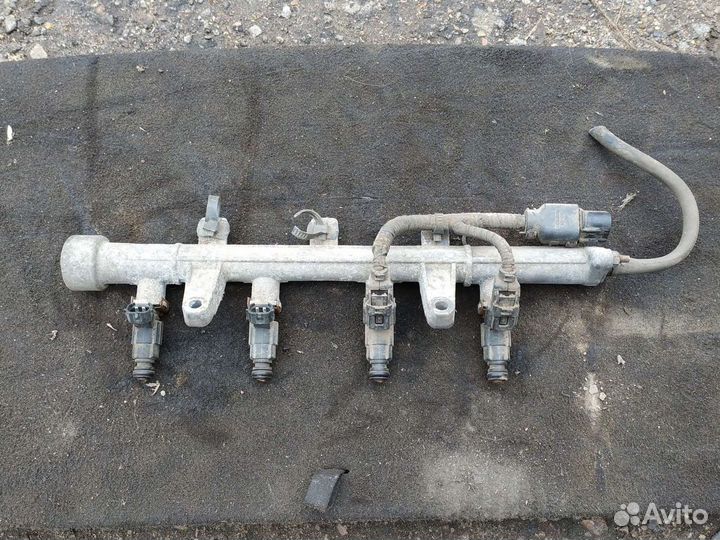 Топливная рампа с форсунками hyundai accent 2004 г