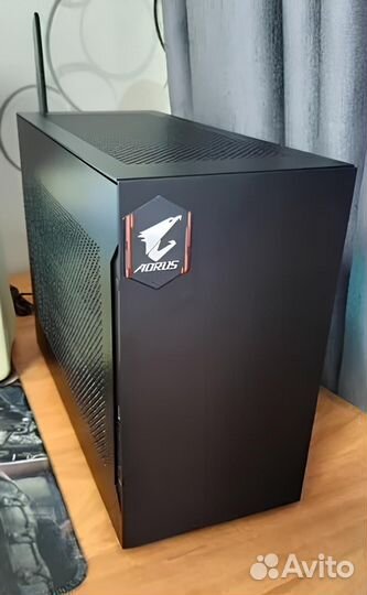 Корпус Lian Li A4 H2O