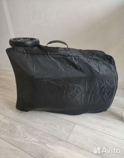 Коляска прогулочная babalo