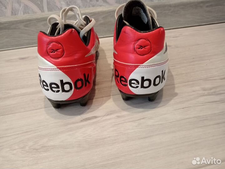 Футбольные бутсы reebok