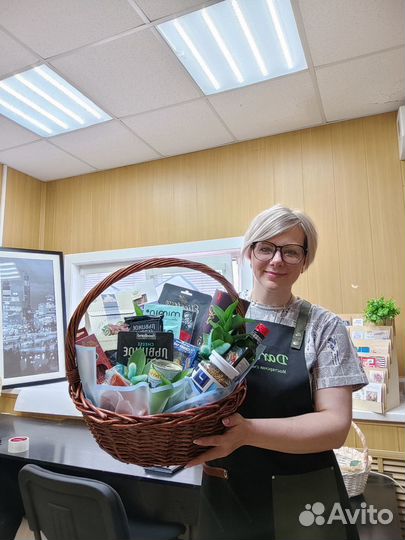 Продуктовая подарочная Корзина премиальный подарок