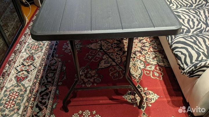 Стол из Стали и Пластика со Складными Ножками