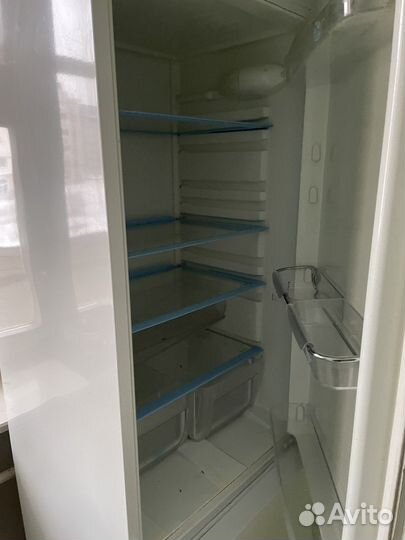 Холодильник Indesit