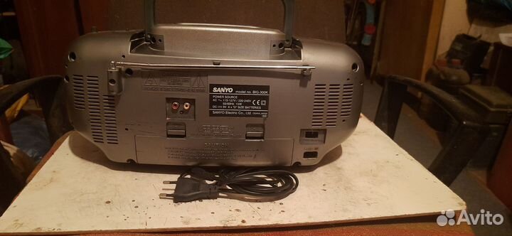 Кассетный магнитофон sanyo