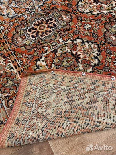 Ковер шерстяной